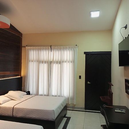 Terra Luna Lodge Тена Екстер'єр фото